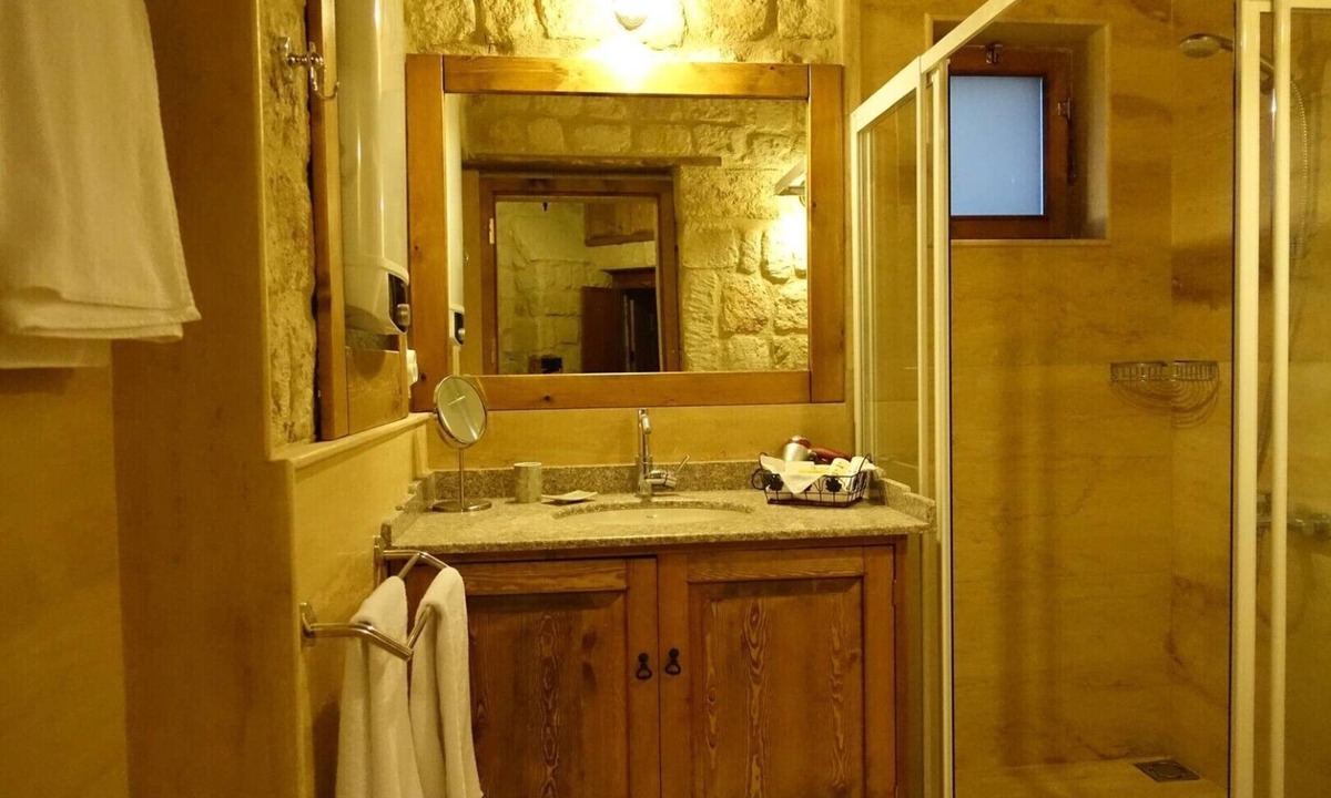 Urgup House | 2-Bedroom Mountain View Stone House