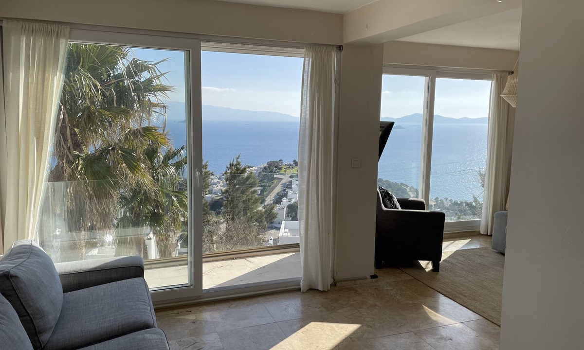 Kadıkale House | 3 bedroom townhouse with views in every room- private beach access