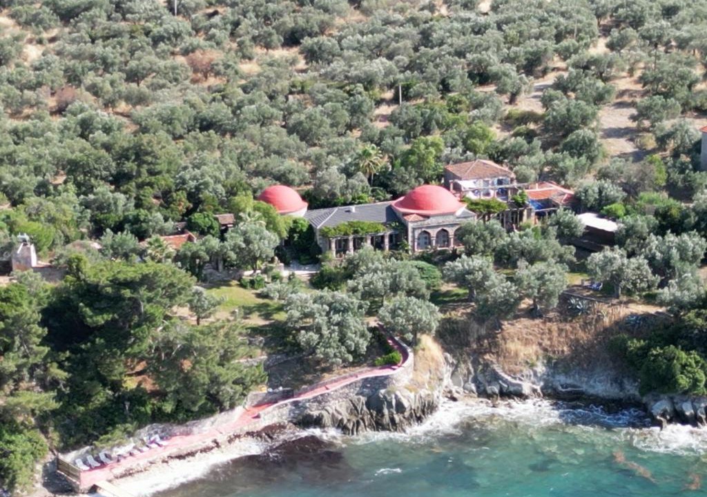 Bademli Villa | Aegean Beachfront Dream House - With service!