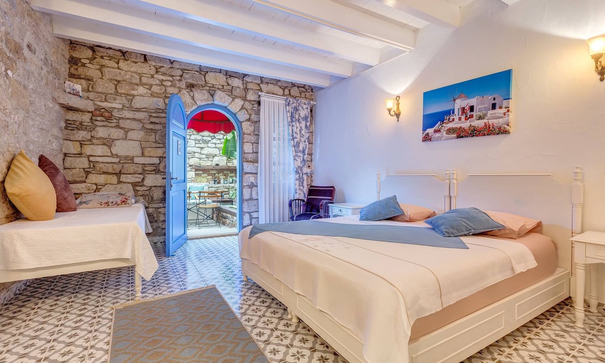 Tokoglu Hotel | Alacati Eski Ev Hotel