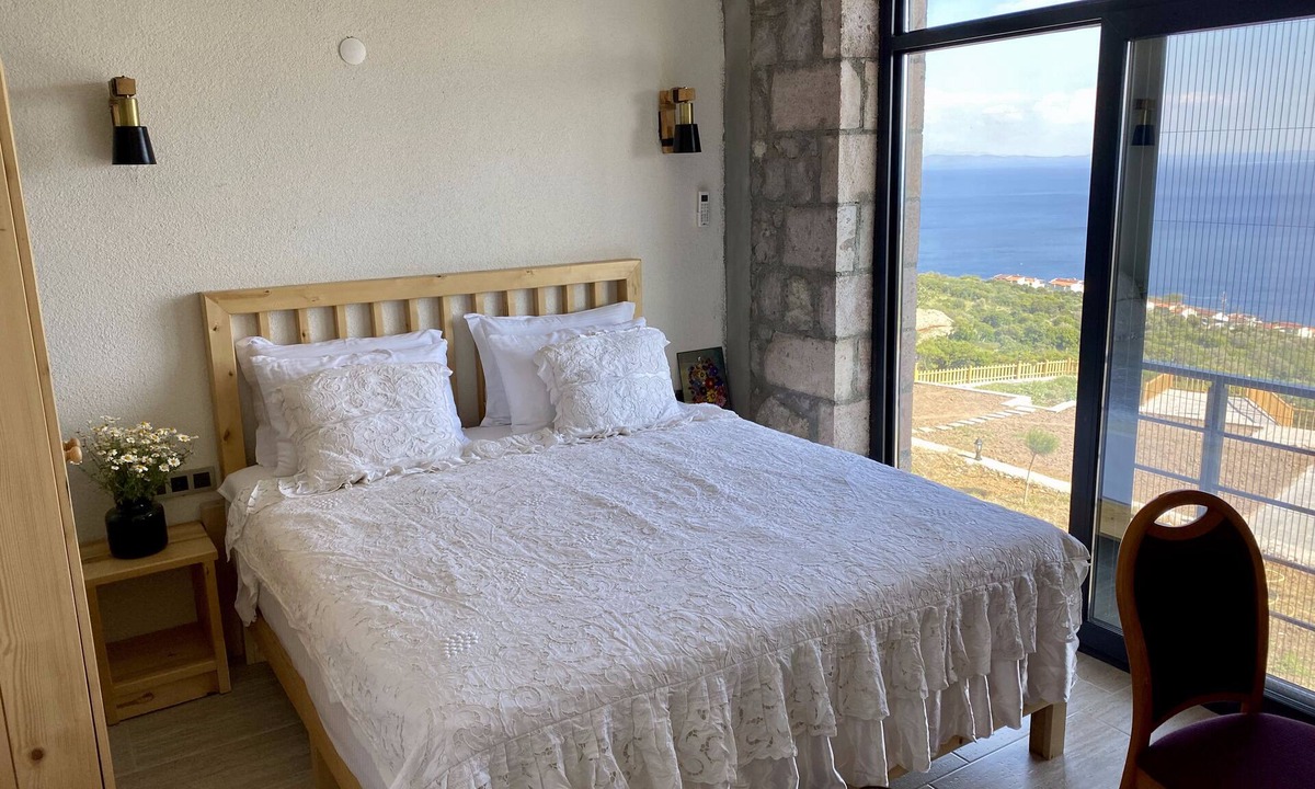 Ayvacik Hotel | Assos Karadut Taş Otel