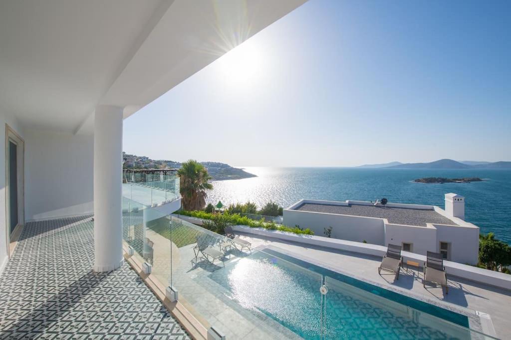 Bogazici Villa | BEACH FRONT SUPER VİLLA Boss 1