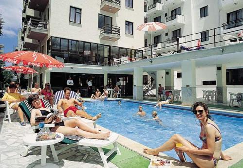 Kusadasi City Centre Hotel | deniz apart hotel