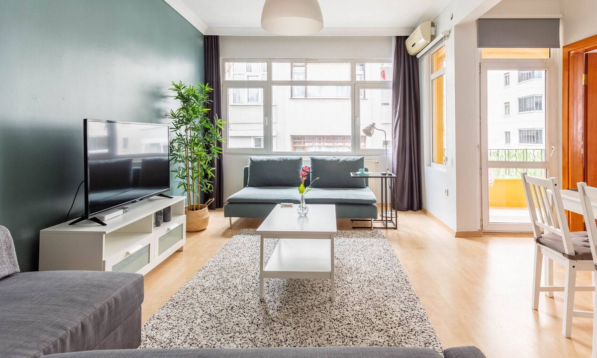 Goztepe Apartment | Fabulous Flat Near Bagdat Street in Kadikoy