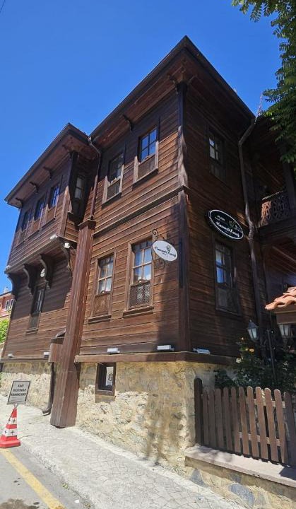 Taraklı Hotel | Hanımeli Konağı