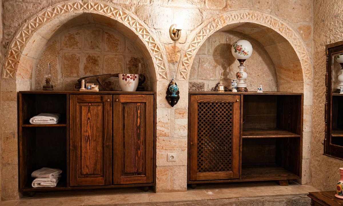 Ortahisar House | Historic Cave Home Facing Majestic Ortahisar Castle