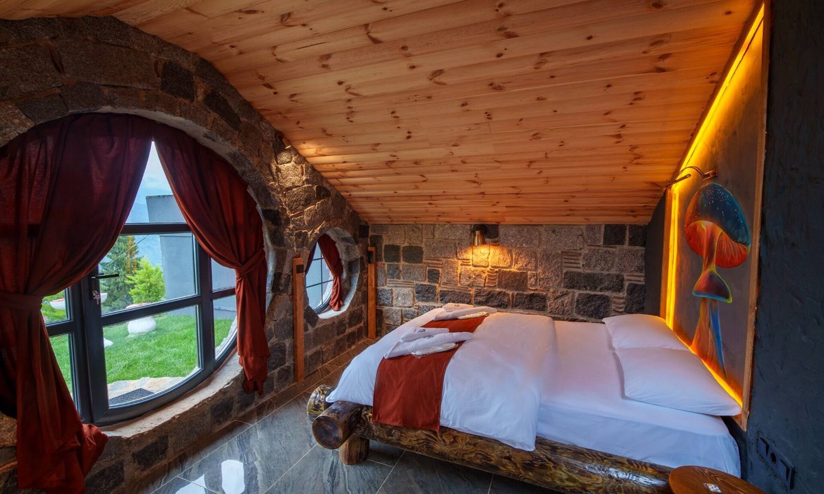 Rize Hotel | Hobbit Chalet