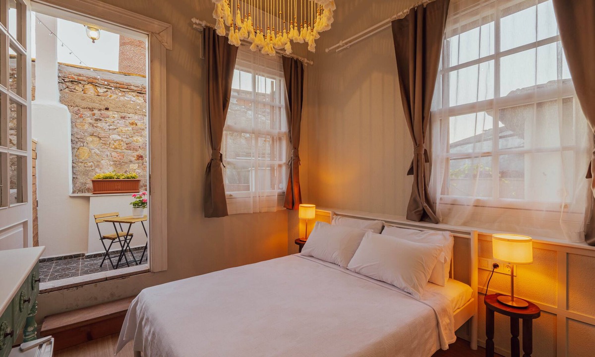 Ayvalik City Center Hotel | Ivy Ayvalik Coffee & Wine & Hotel