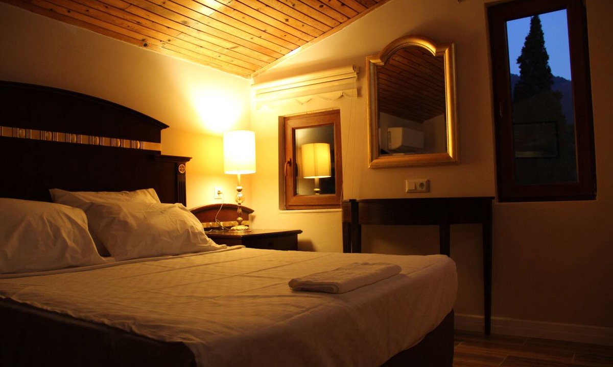 Adrasan Bed & Breakfast | La Casita Boutique Hotel for Lycian Way Hikers, Retreats, Solo Travellers, Long Stays, and Small Groups.
