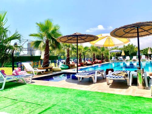 Tomuk Belediyesi Hotel | Luna Mare Resort Mersin