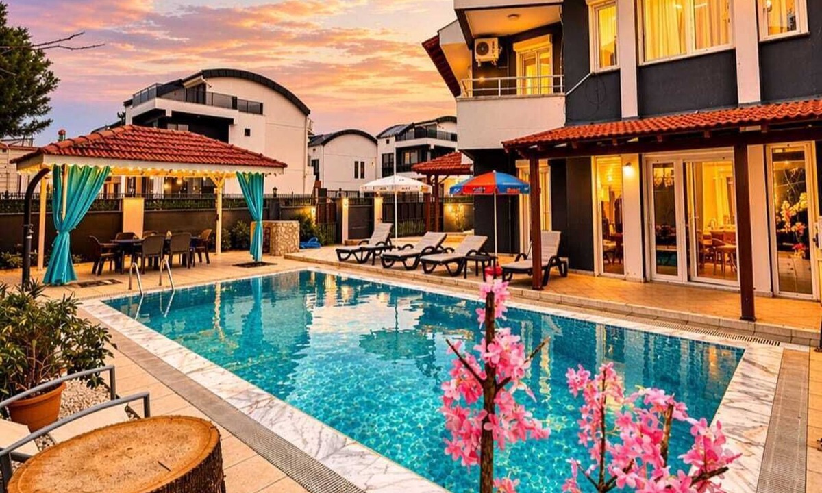 Kadriye Villa | Luxury Private Pool Villa–5 min to Land of Legends