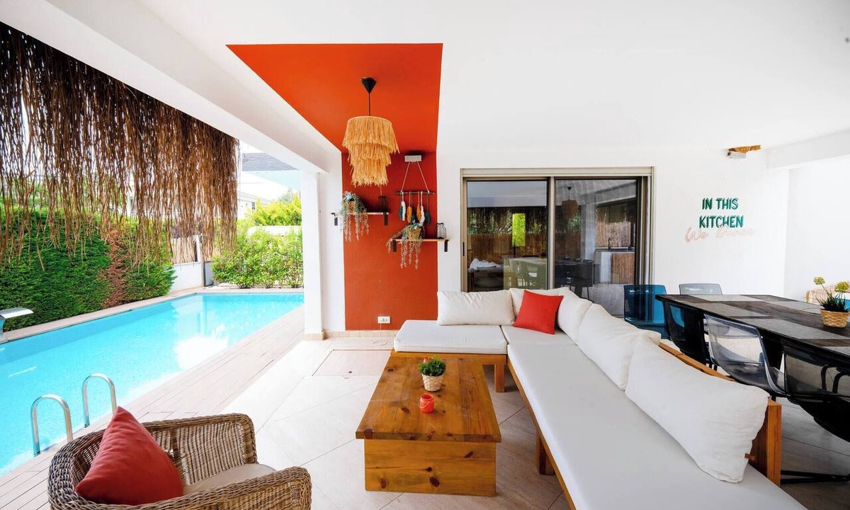 Cesme Villa | Luxury Vacation Seaside Villa with Privacy