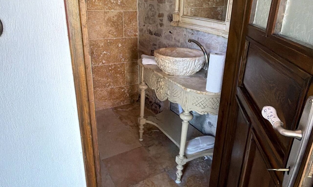 Ayvalik Hotel | Mahzen Küçükköy