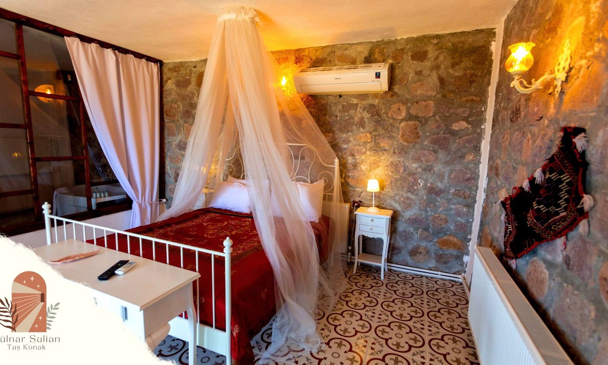 Dikili Hotel | Merdivenli
