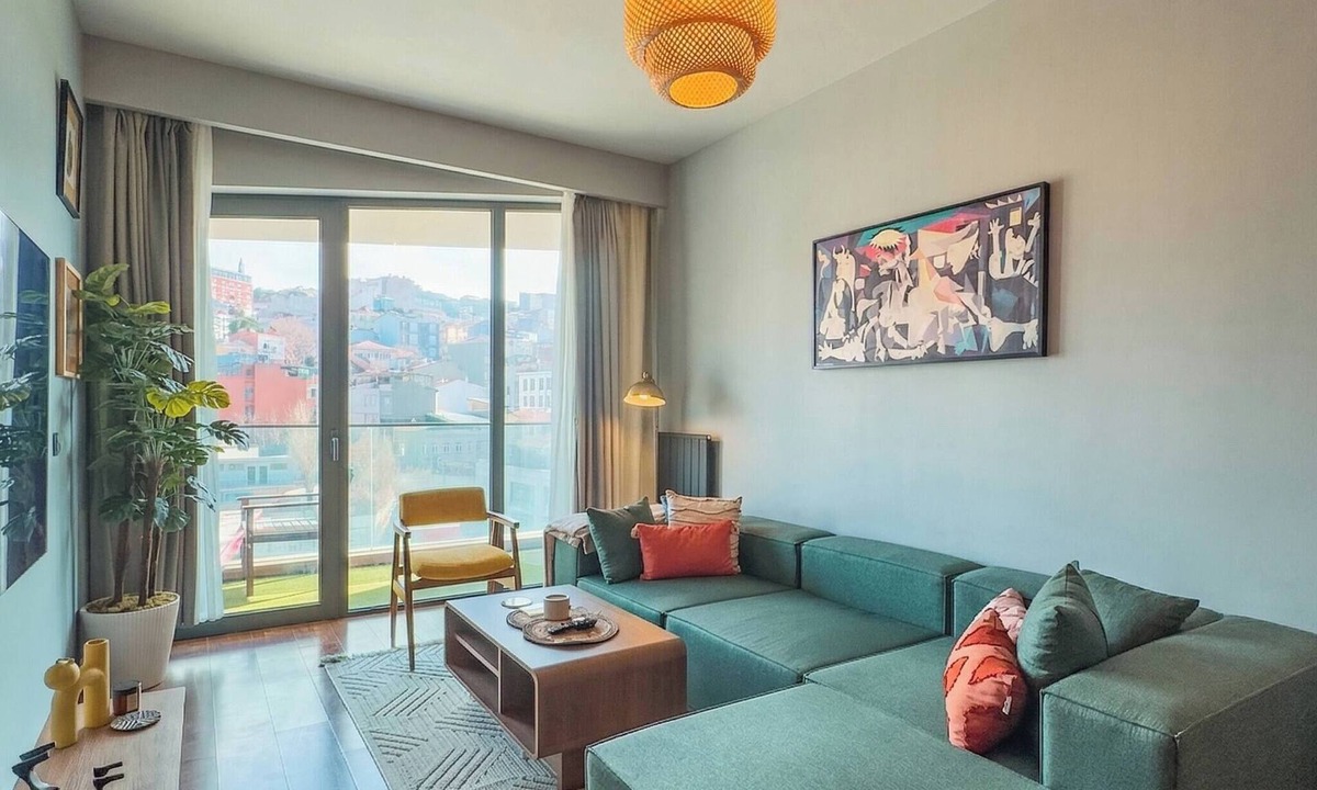 Taksim Apartment | Modern & Central Apartment in Taksim w Pool, Gym, Balcony