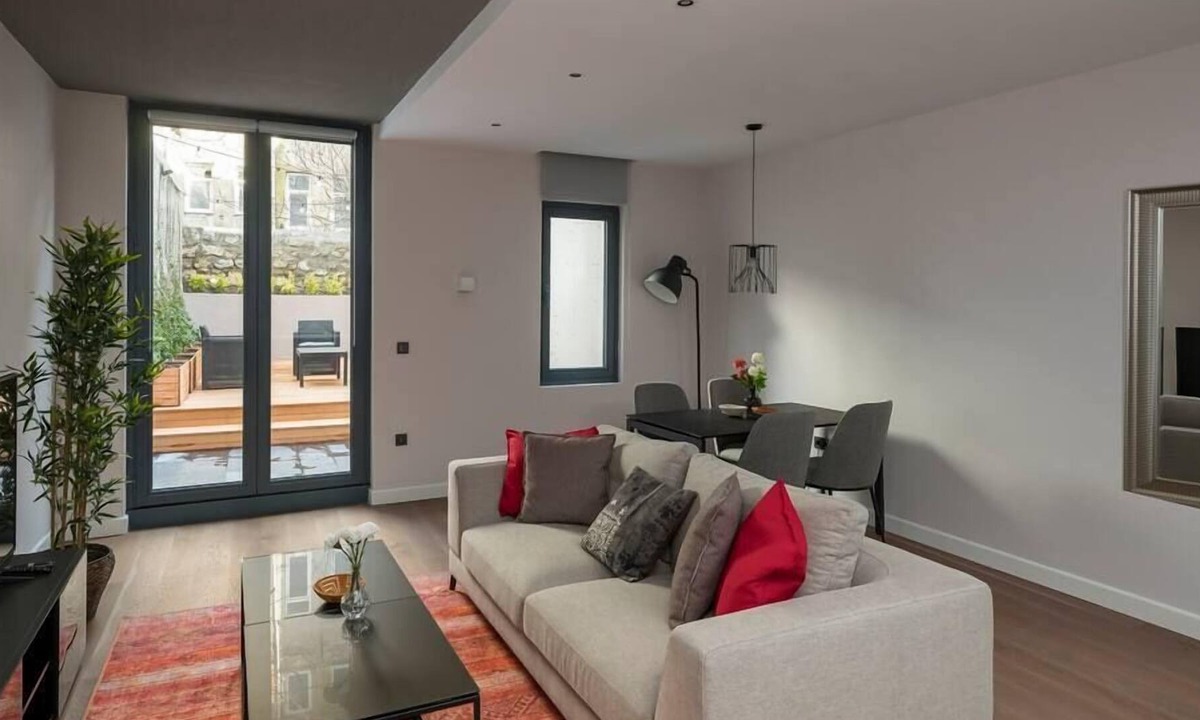 Galata Apartment | Modern Secluded Duplex 2bed/1.5bath + Garden! #64