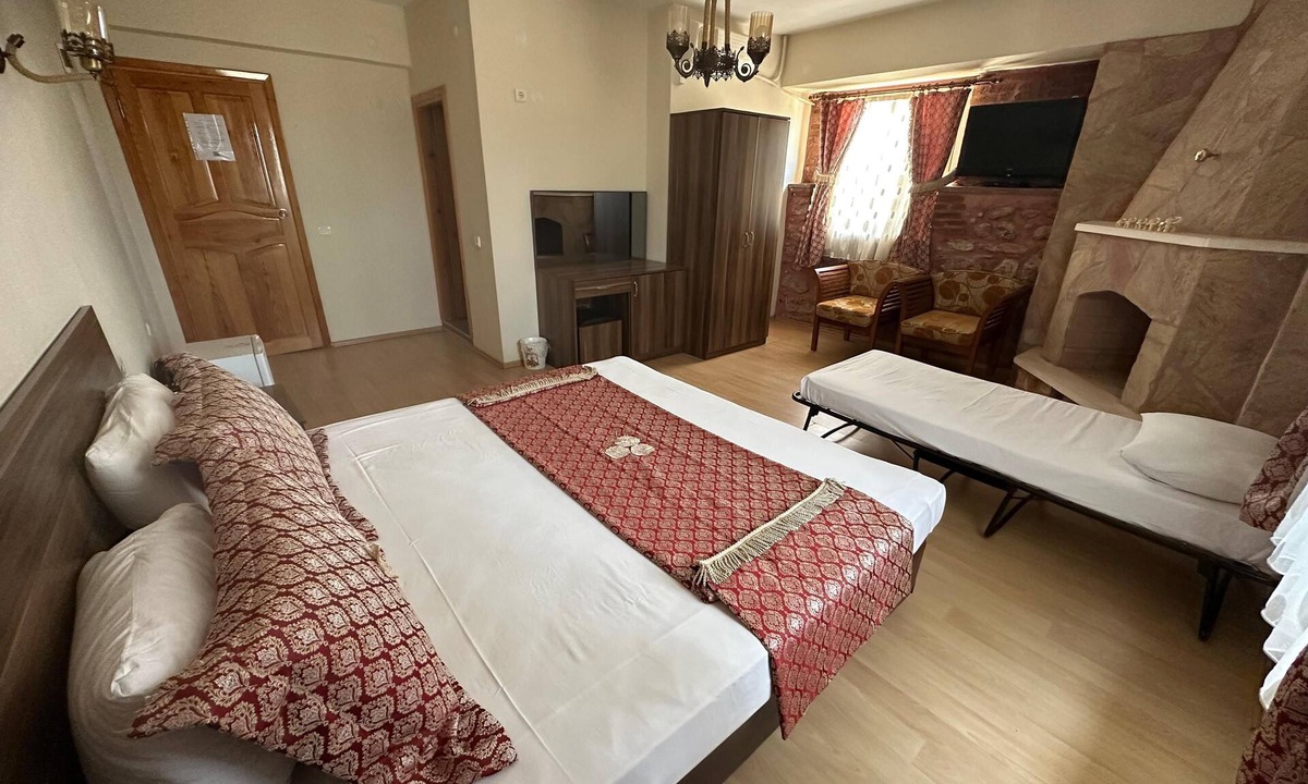 Ezine Hotel | Odunluk Tas Konak Otel