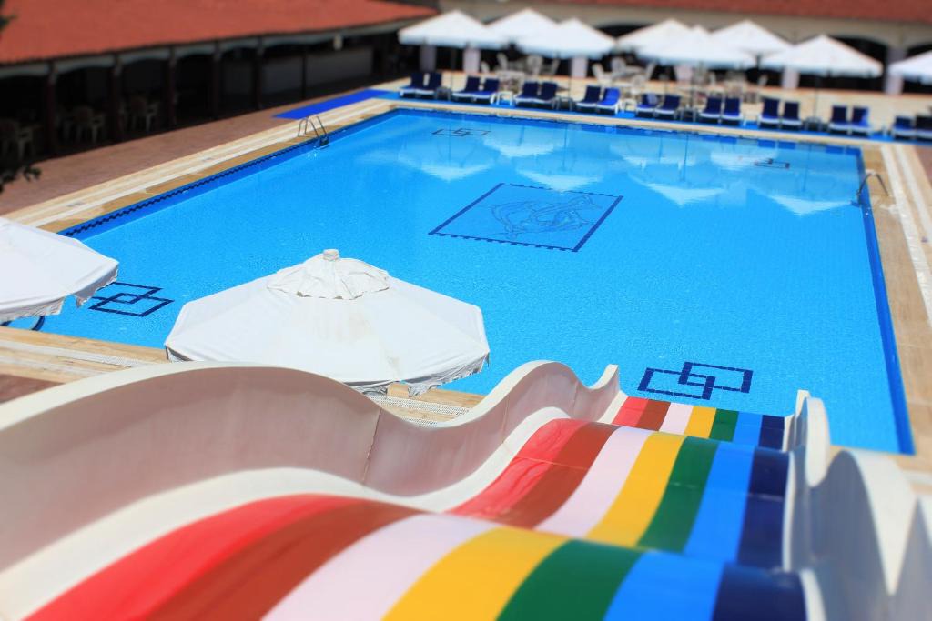 Bayrakldede Hotel | PİGALE BEACH RESORT