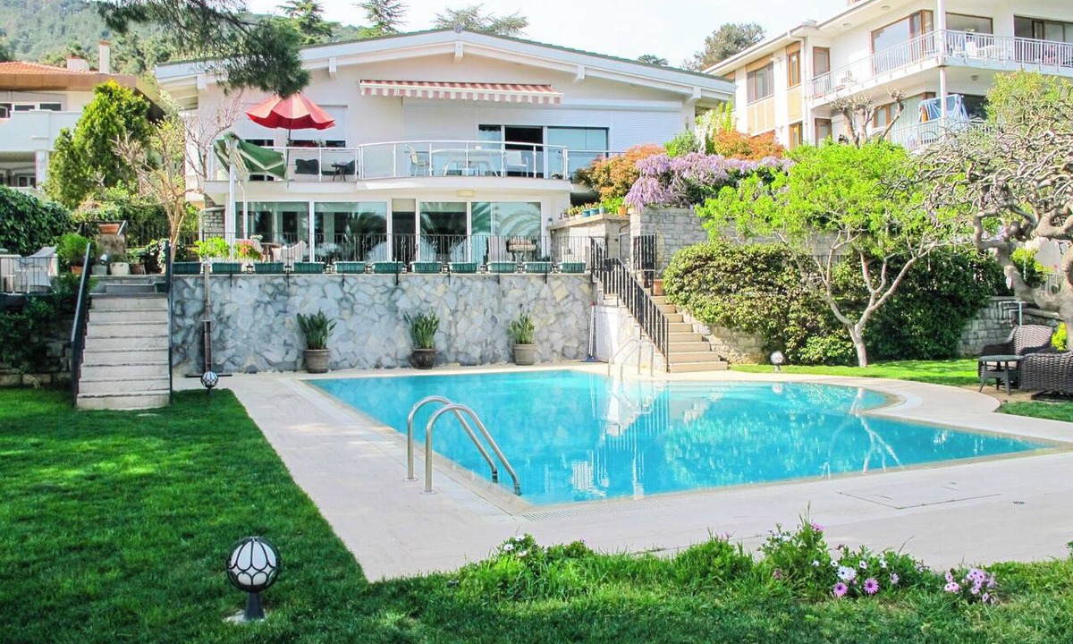 Adalar House | Private 3-Bedroom Waterfront Villa Floor - Pool, Pier & Garden