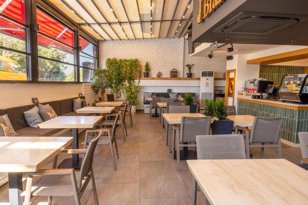 Eski Lara Hotel | Pure Blanche Hotel