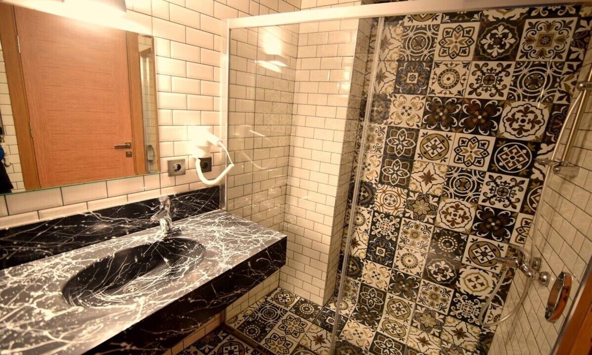 Karsiyaka Hotel | Renk Otel Karşıyaka