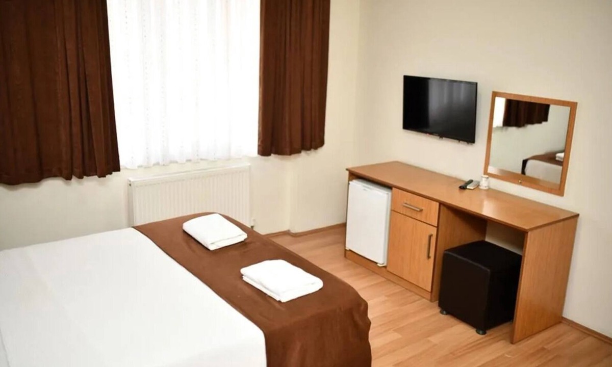 Mut Hotel | ROYAL MUT OTEL