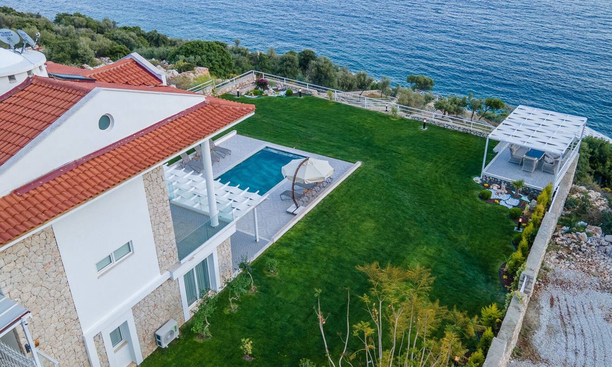 Fethiye City Center Villa | Seaside 4 Bedroom Villa Kalkan Elena Sarı
