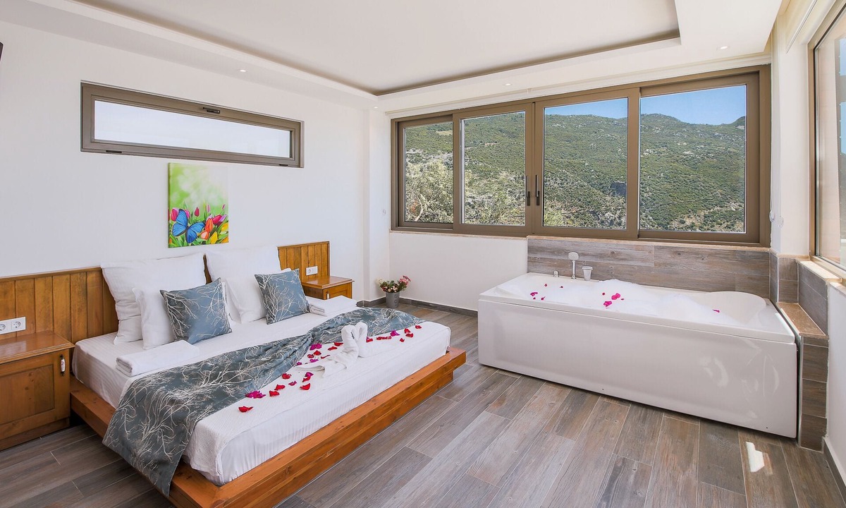 Islamlar Villa | Secluded Sea‑View Honeymoon Escape Jacuzzi Private Pool