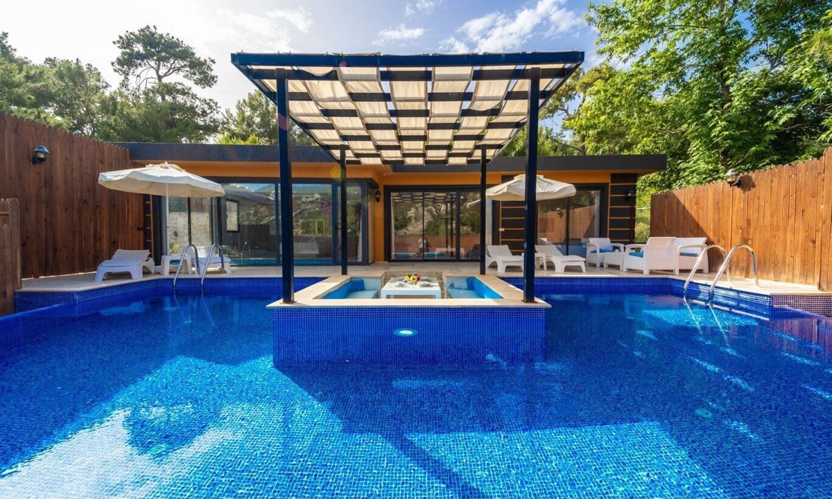 Islamlar Villa | Stylish Secluded Two Bedroom Honeymoon Villa Vade with Outdoor and Indoor Pools