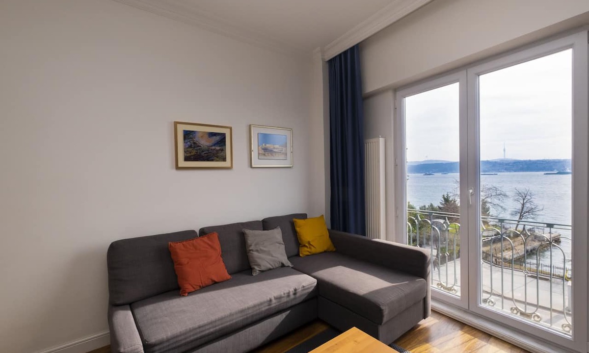 Kabatas Condo | Trendy 2BR Apartment · Bosphorus & Dolmabahçe View · Central Beyoğlu