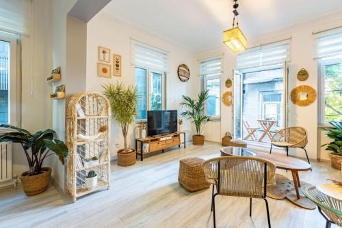 Asmali Mescit Apartment | Urban Balcony Retreat- Near Galata Metro