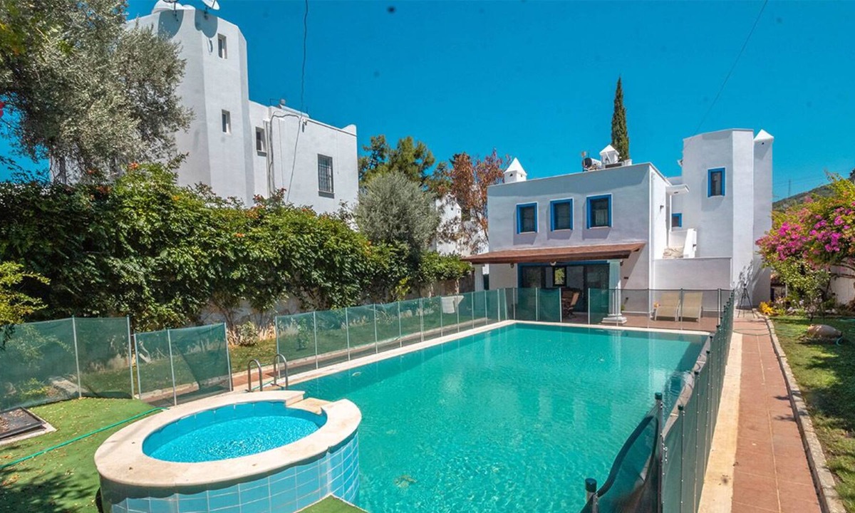 Torba House | Villa Beyefendi, private pool, sleeps 8