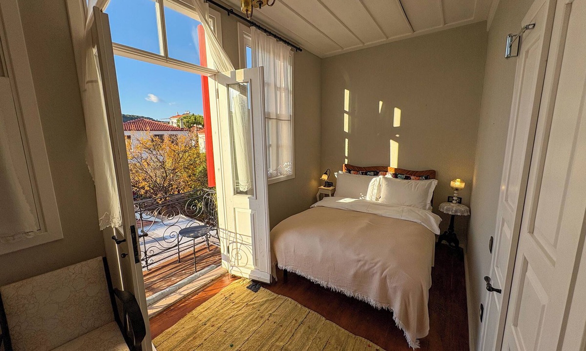 Ayvalik Hotel | Yund 1922