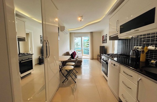 Kargicak Apartment | 1-Bedroom apartment in Alanya, Mahmutlar with WiFi, AC