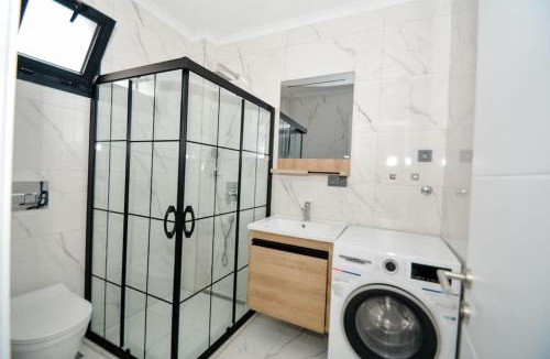 Turgutreis Apartment | 300m to Beach 2 Bedroom Upstairs Flat with Pool B2 - Yeni Dunya Bodrum