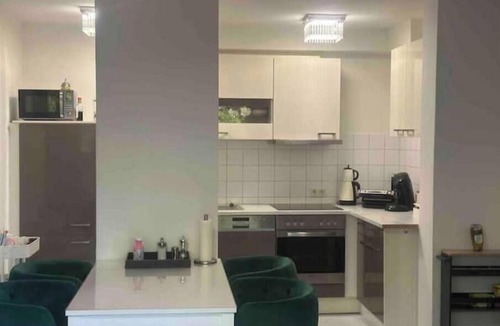 Pendik Apartment | 5 minutes to the pool, 60q, central location + Netflix