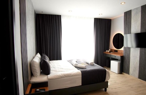 Arnavutkoy Hotel | Aerohub Grand Hotel