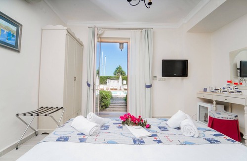 Alacati Hotel | Alacati Marina Palace Otel