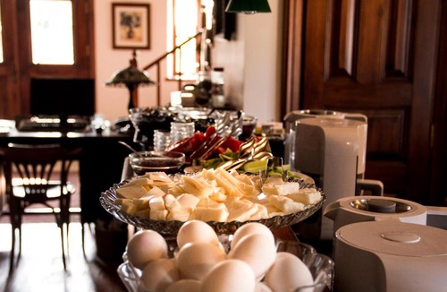 Altinoluk Hotel | Altın Çeşmeli Konak