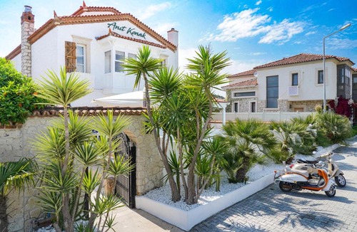 Hacımemis Hotel | Anıt Konak