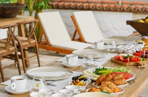 Hacımemis Hotel | Anıt Konak