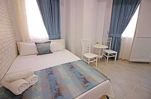 Bozcaada Hotel | ArkaDeniz Konukevi Bozcaada