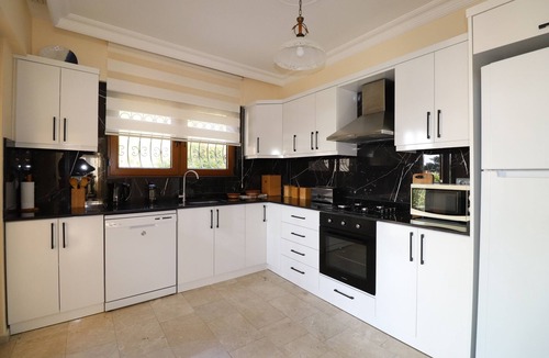 Oludeniz Villa | AX7 5 bedroom 3-storey large villa to rent in Ovacik area