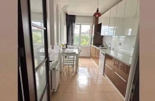 Pendik Apartment | Balcony, pool, nature, parking, 5 minutes from Sabiha Gökçen