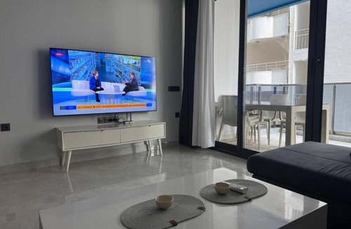 Mahmutlar Apartment | Beachfront 2-bedroom apartment in Mahmutlar