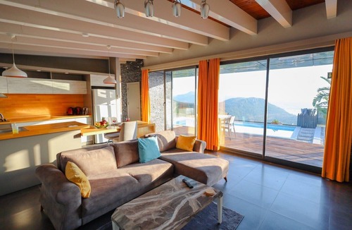 Uzumlu House | Beautiful New Comtemporary Honeymoon Villa with Secluded Pool & Panoramic Views