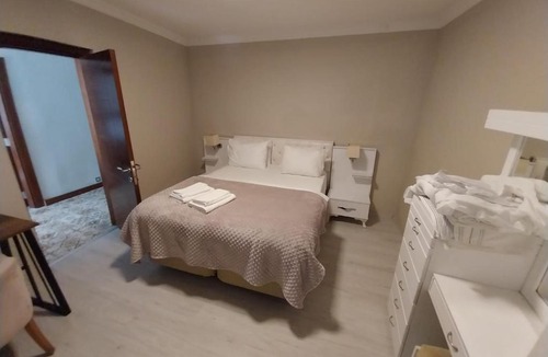 Konak Apartment | Beautiful stone guesthouse in cool Konak district