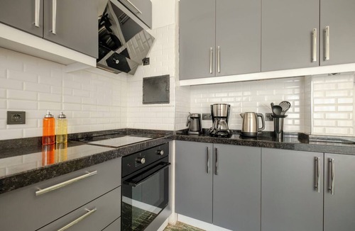 Kabatas Apartment | Bosphorus Panorama – Luxury 5BR Apartment with Balcony & AC