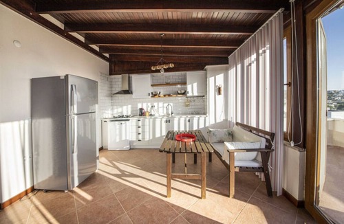 Gumusluk Apartment | Bright Bodrum Retreat | Beach Nearby