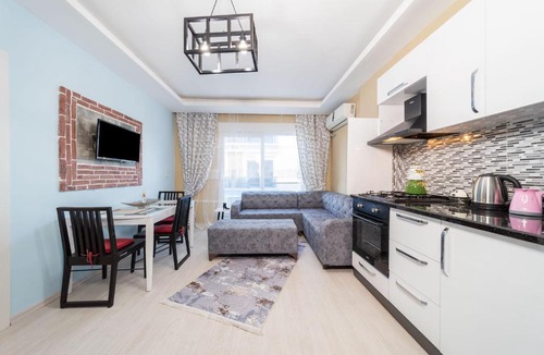 Konyaalti Apartment | Business-Friendly Flat Close to Beach in Konyaalti